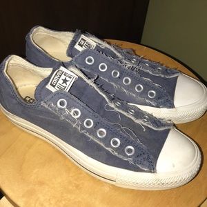 converse with elastic tongue